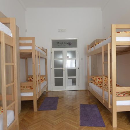 Hostel Flow House Centar ノヴィ・サド エクステリア 写真