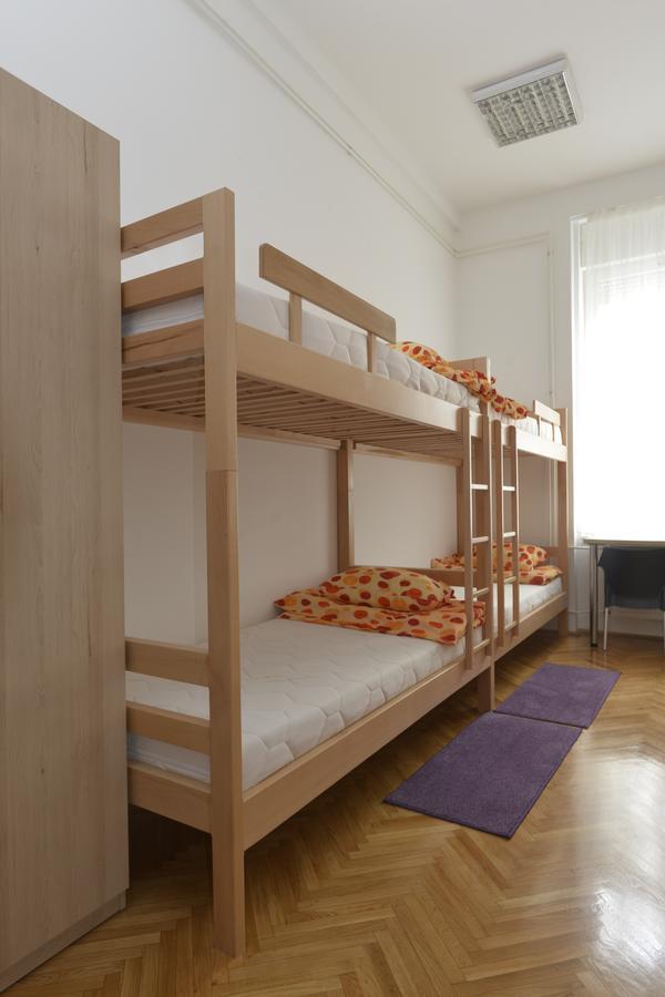 Hostel Flow House Centar ノヴィ・サド エクステリア 写真
