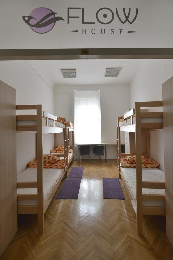 Hostel Flow House Centar ノヴィ・サド エクステリア 写真
